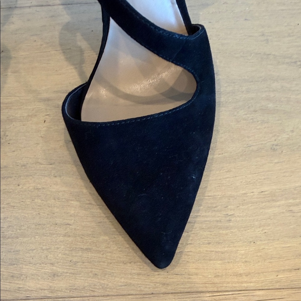 Ann Taylor Black Pointed Slingback Heels with Crisscross Straps - Picture 4 of 7